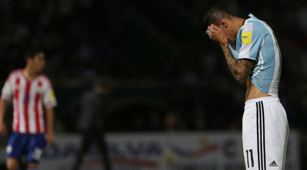 Vấn đề của Argentina không chỉ là Messi