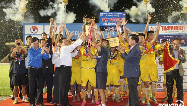 Chùm ảnh: Thầy trò Minh Đức thăng hoa trên sân Cẩm Phả