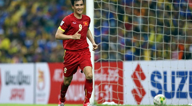 Thủy Tiên bảo vệ Công Vinh, trách móc NHM, sẵn sàng chống lại cả thế giới