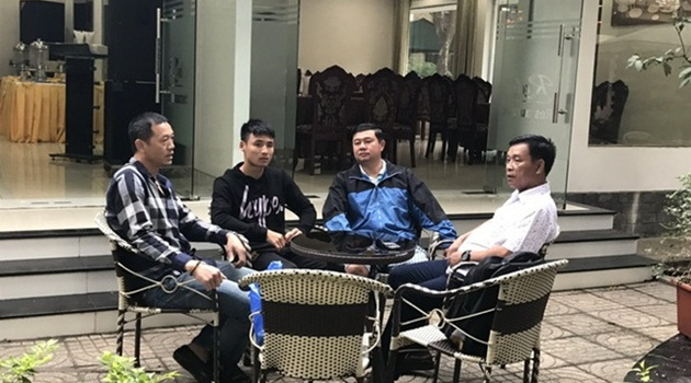 Lãnh đạo SLNA thăm hỏi “nạn nhân” bị gãy mũi