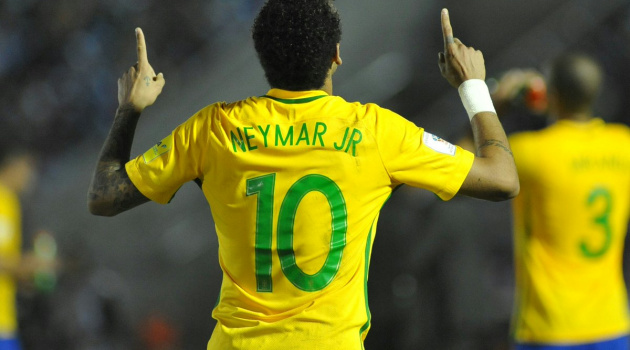 Sau Ronaldo và Messi, Neymar sẽ giành Bóng Vàng