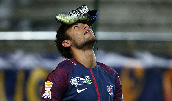 Mở tỉ số trên chấm 11m, Neymar đưa PSG vào bán kết