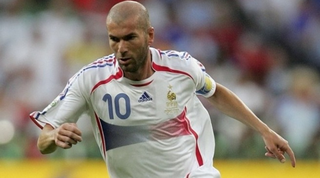 Những pha bóng khiến NHM yêu say đắm Zidane