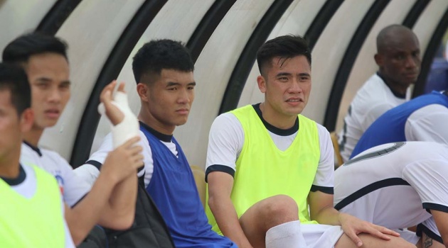 Cất hai tuyển thủ U23 Việt Nam, SHB Đà Nẵng cưa điểm cùng đội bóng của Công Vinh