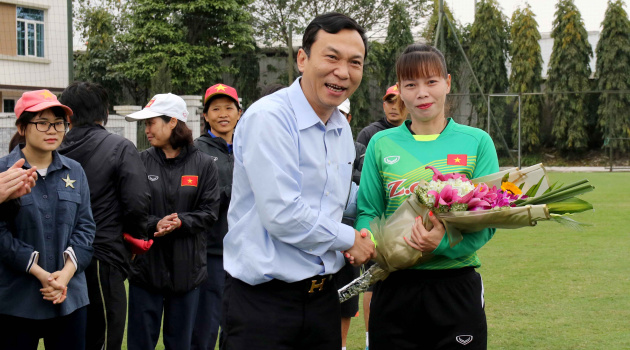 Lãnh đạo VFF tri ân nữ ĐTQG Việt Nam nhân ngày 8/3