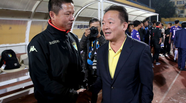 Hà Nội FC bị phạt nặng, bầu Hiển cảnh báo thầy trò Chu Đình Nghiêm