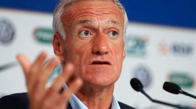 Kẻ khóc người cười vì... Didier Deschamps