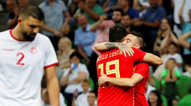 'Hàng hớ' Liverpool tỏa sáng, Tây Ban Nha nhọc nhằn đánh bại Tunisia