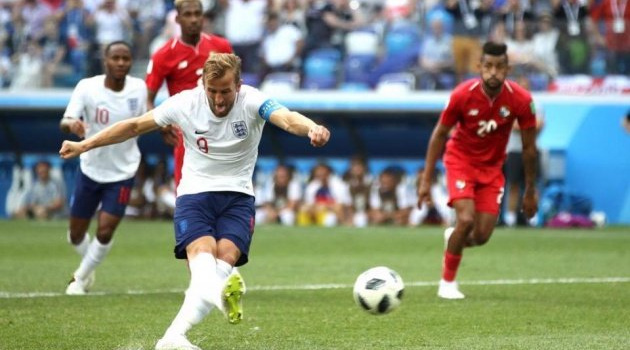 Gary Neville: 'Harry Kane là tiền đạo đẳng cấp thế giới'