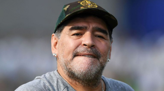 Maradona yêu cầu được làm việc trực tiếp với toàn đội Argentina