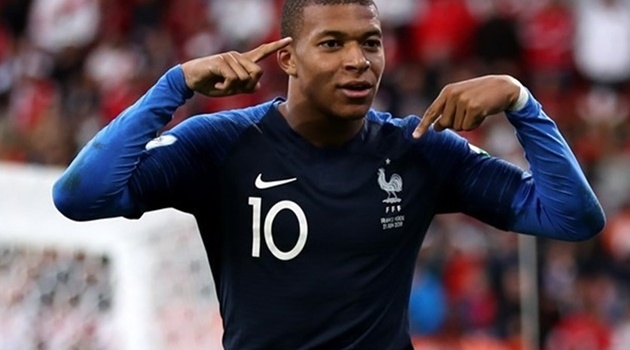 '19 tuổi, Mbappe đã xuất sắc hơn hẳn Messi và Ronaldo'