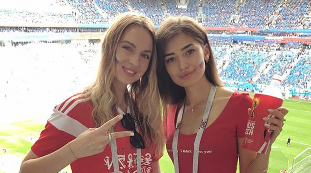 World Cup của con gái: 'Bùa yêu' của những kẻ say tình