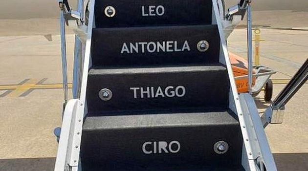 Choáng ngợp với chuyên cơ riêng đầy tình phụ tử của Messi