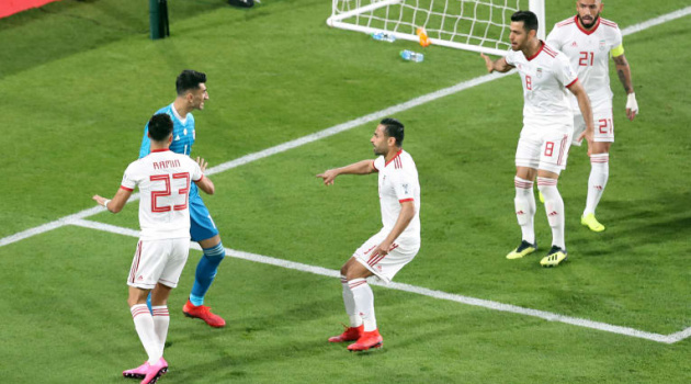 Biến đối thủ thành Ronaldo, Alireza Beiranvand đưa đội nhà vào tứ kết