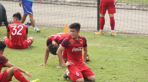 Thầy Park trở lại, U23 Việt Nam vật vã với dây cao su