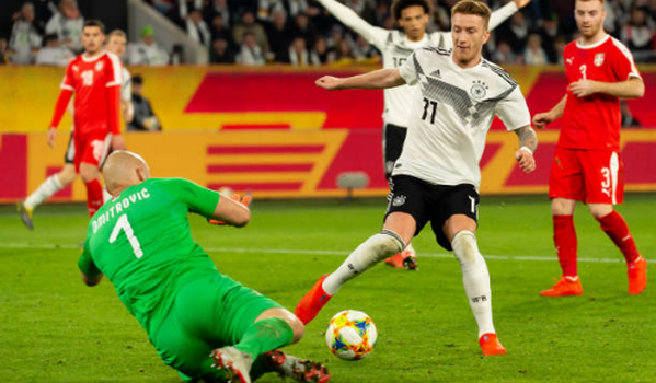 'Cầu cứu' Reus, tuyển Đức thoát hiểm thành công trước Serbia