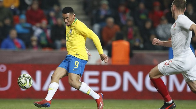 Jesus lập cú đúp, Brazil nhọc nhằn ngược dòng trước CH Séc