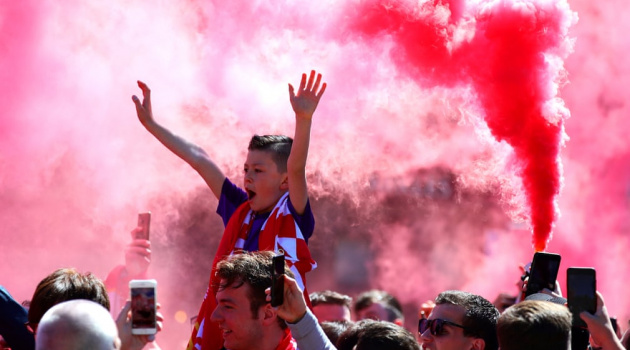 CĐV Liverpool nhuộm đỏ Anfield và những khoảnh khắc đẹp nhất ngày hạ màn Ngoại hạng Anh