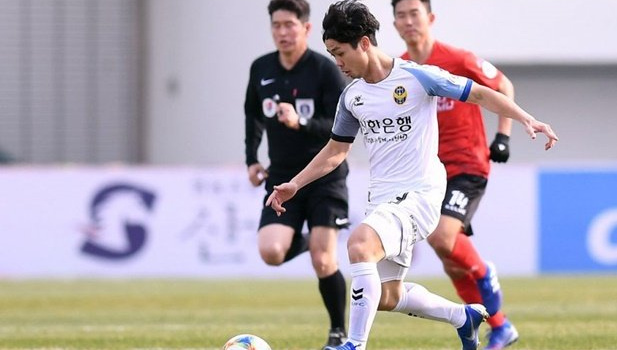 “Đen” như Công Phượng, vừa vào sân Incheon thua trận
