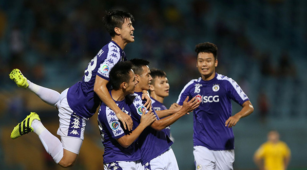 CLB Hà Nội gọi, chờ Becamex Bình Dương trả lời