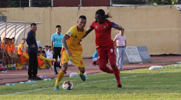 “Gà son” Rimario nhận thẻ đỏ, Thanh Hóa trắng tay trên sân nhà