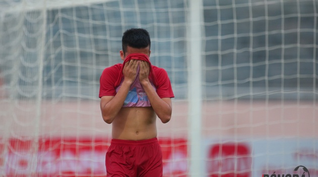 Thắng chủ nhà Tây Ninh, cầu thủ U17 Viettel vẫn khóc như mưa
