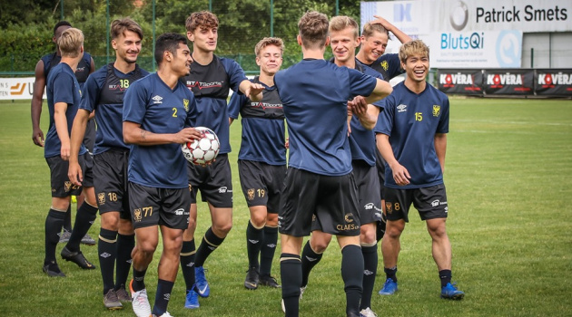 Công Phượng cười tít mắt trong buổi tập đầu tiên tại Sint-Truiden