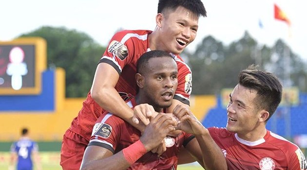TP.HCM có 3 điểm trong trận mưa bàn thắng trên sân Vũng Tàu