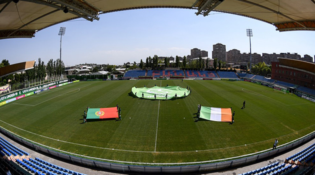 Đè bẹp CH Ireland, đàn em Cristiano Ronaldo kiêu hãnh vào chung kết