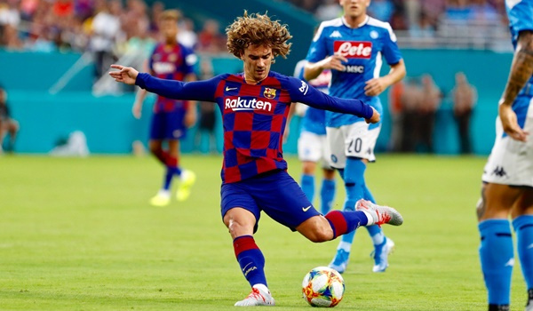 Song sát Suarez-Griezmann cùng ra sân, Barca hạ gục Napoli nhờ hàng tiền vệ