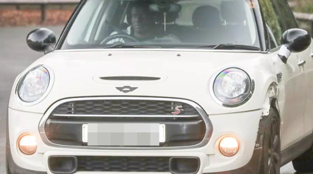 Gã tiết kiệm Kante với chiếc siêu xe độc đáo, bình dân của mình