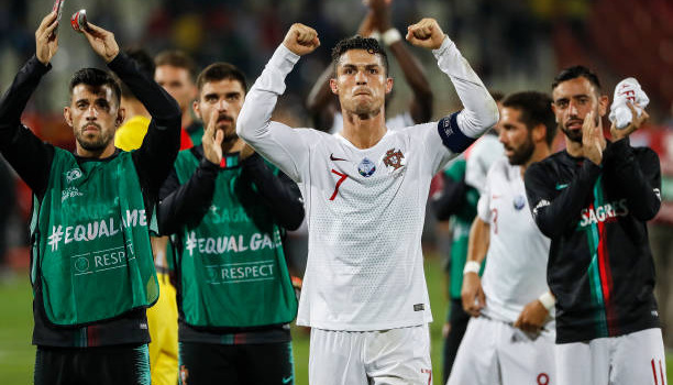 Ronaldo ghi bàn, Bồ Đào Nha có chiến thắng đầu tiên ở vòng loại