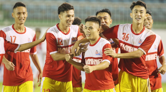 Văn Toàn đệ nhị rời sân sớm, U21 HAGL thua thảm U21 Hà Tĩnh ở trận khai mạc VCK U21 Quốc gia