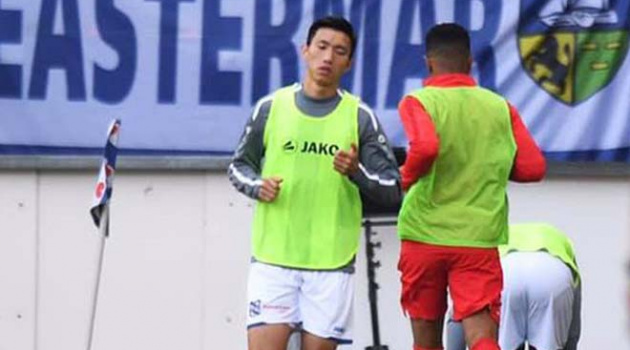 Đoàn Văn Hậu ngồi dự bị trong ngày Heerenveen chen chân vào nhóm dự Europa League