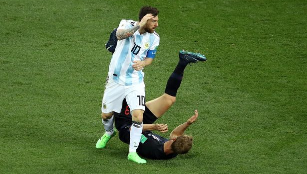 8 khoảnh khắc xấu xí nhất của Messi ở tuyển Argentina (P1)