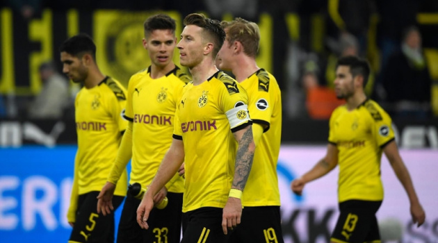 Vì sao Dortmund bất lực ngăn chặn Paderborn ghi 3 bàn trong hiệp 1?