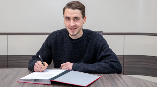 CHÍNH THỨC: Bayern trói chân sao mai tuổi đôi mươi