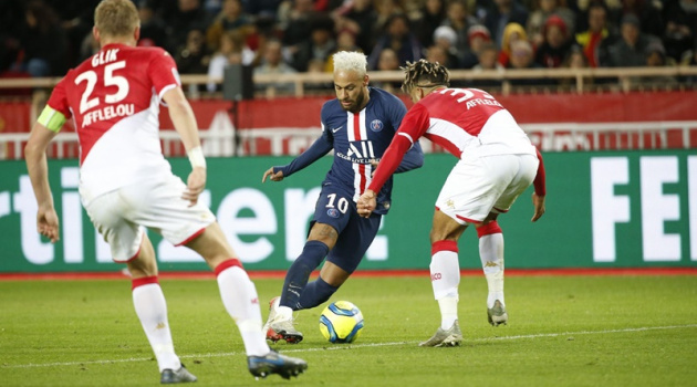 Học Mbappe, Neymar cán cột mốc ghi bàn ấn tượng tại PSG