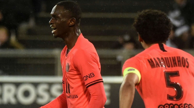 Vượt mặt Mbappe, thần đồng 17 tuổi của PSG chạm kỷ lục kinh hoàng ở Ligue 1