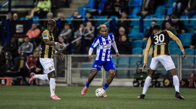Heerenveen thua thảm Vitesse, Văn Hậu ngày càng bít cửa đá Eredivisie