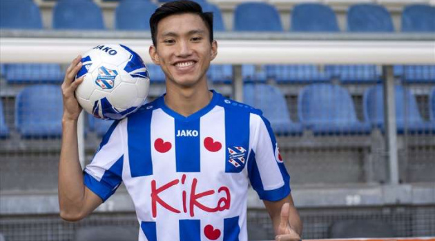 Báo Indonesia: Muốn ra sân ở Heerenveen, Văn Hậu hãy học theo Messi Indo!