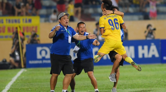 Chảo lửa Thiên Trường bùng cháy, Nam Định hạ đo ván HAGL 