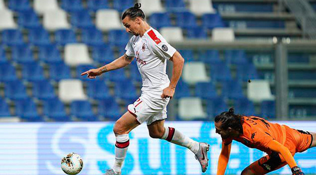 Zlatan lập cú đúp đẳng cấp, AC Milan vào top 5