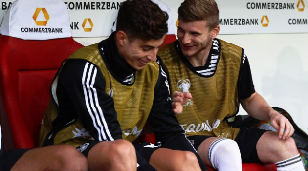 Joachim Low bối rối khi Chelsea cướp 2 báu vật Bundesliga