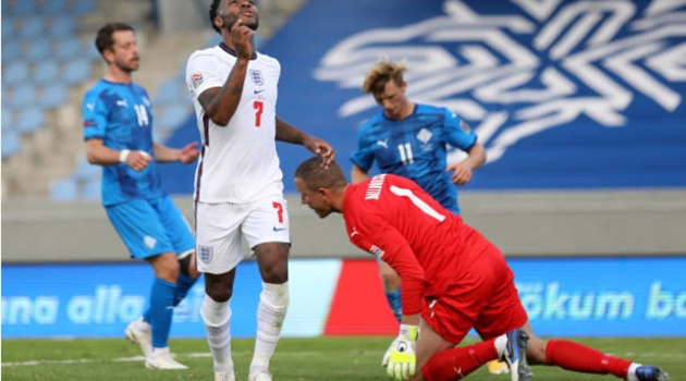 Sterling tỏa sáng phút cuối, Tam sư giành thắng lợi nghẹt thở trước Iceland