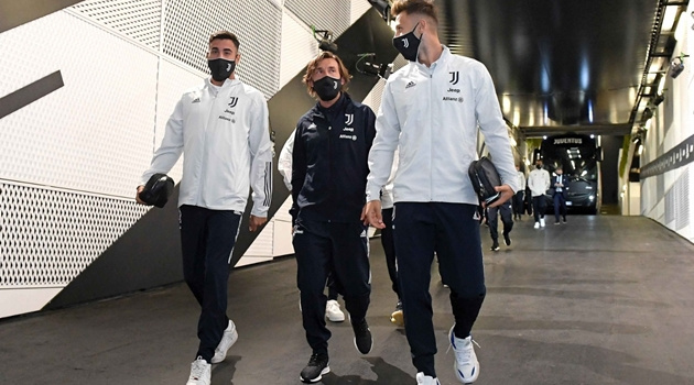 Không tốn 1 giọt mồ hôi, Juventus giành chiến thắng 3-0 trước Napoli