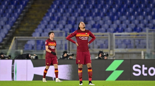 Smaldini tấu hài cực mạnh khiến Roma nhận thất bại kinh hoàng