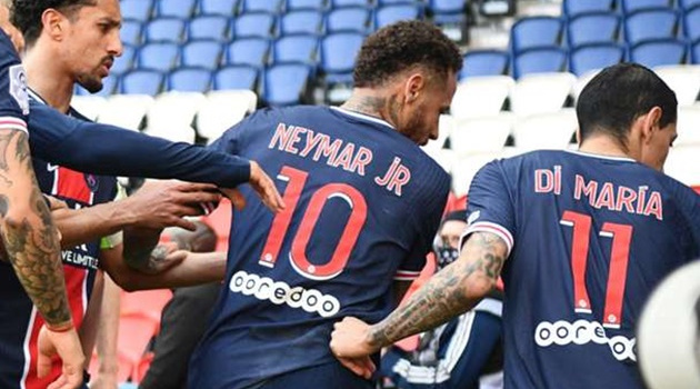Dính thẻ đỏ, Neymar đại náo đường hầm, sấn sổ ăn thua đủ với đối thủ