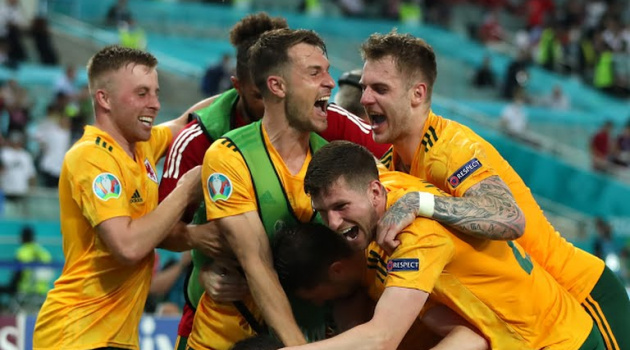 Bale trình diễn 2 bộ mặt, xứ Wales vượt ải Thổ Nhĩ Kỳ