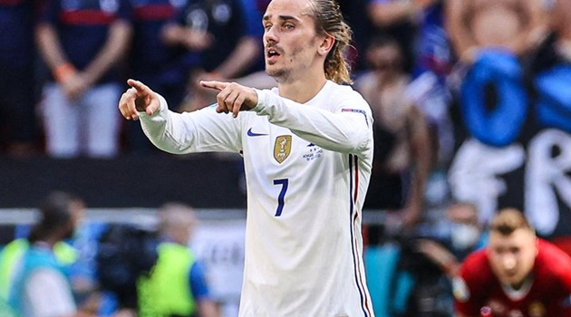 Cứu nguy cho tuyển Pháp, Griezmann vượt mặt Ronaldo